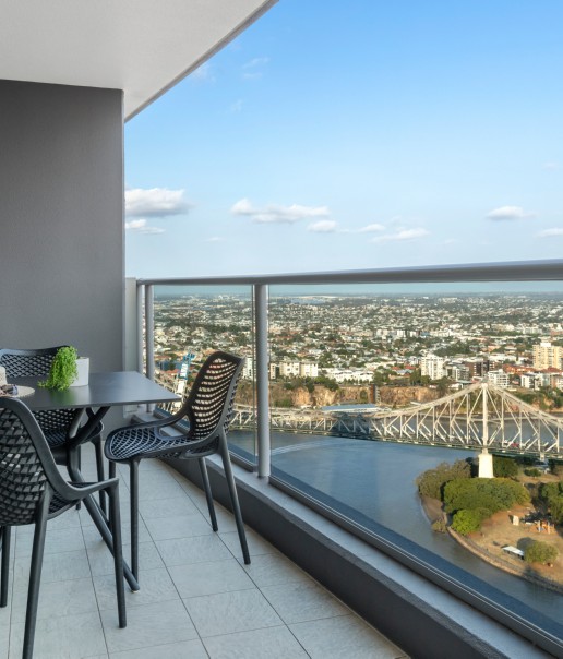 Oaks_Brisbane_Aurora_Guest_Room_Two_Bedroom_Suite_River_View_Balcony-8688x5792