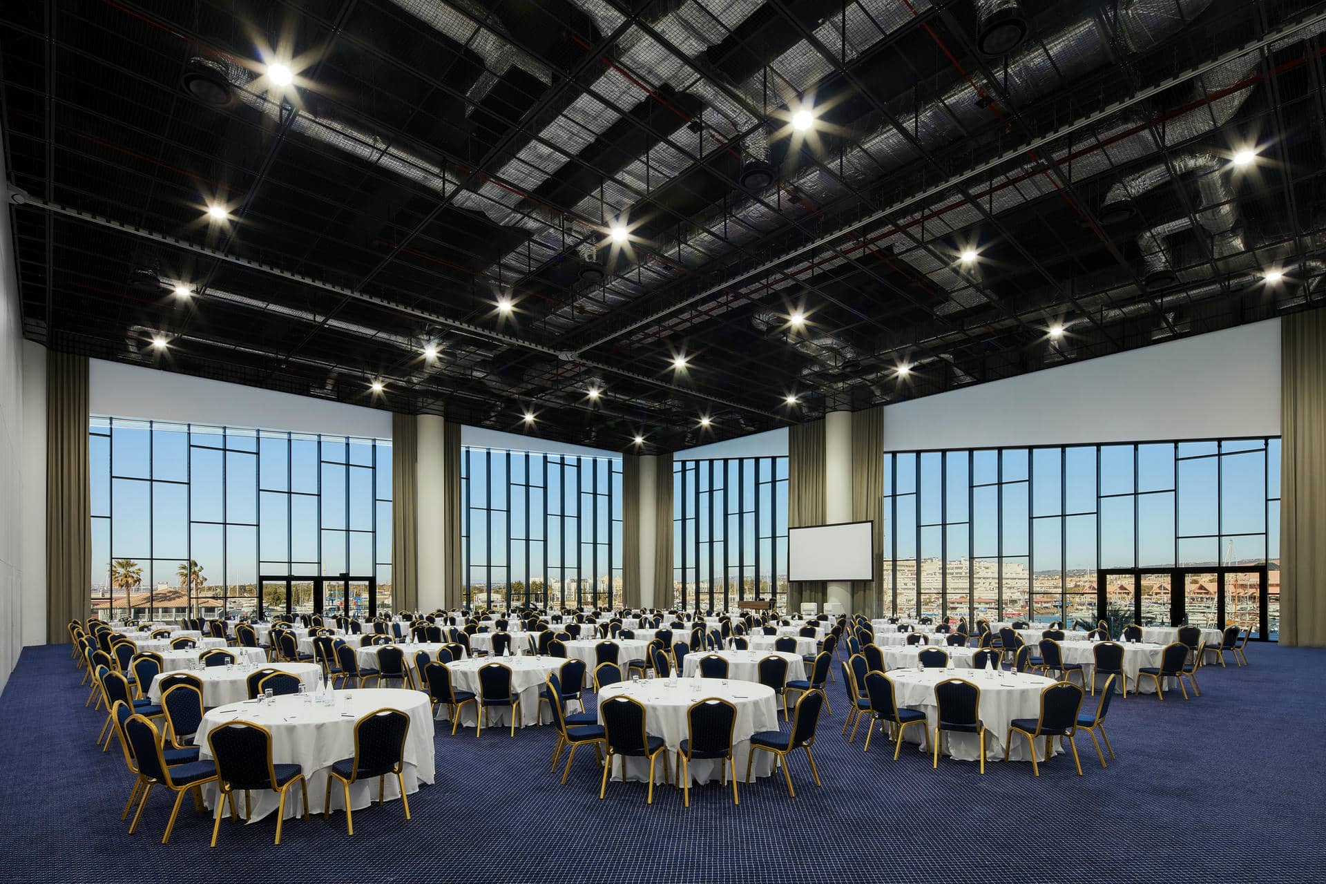 Tivoli_Marina_Vilamoura_Algarve_Resort_Meeting_Room_Centro_Congressos_Algarve_Fenix_Meeting_Room_Banquet_Setup